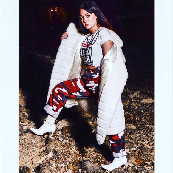 ⚔︎ ♚ Meet Savage Sally - Picture 6 of 8